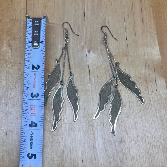 Gold tone Filigree Feather or Wings Lightweight Dangling Hook Earrings - Picture 5 of 5